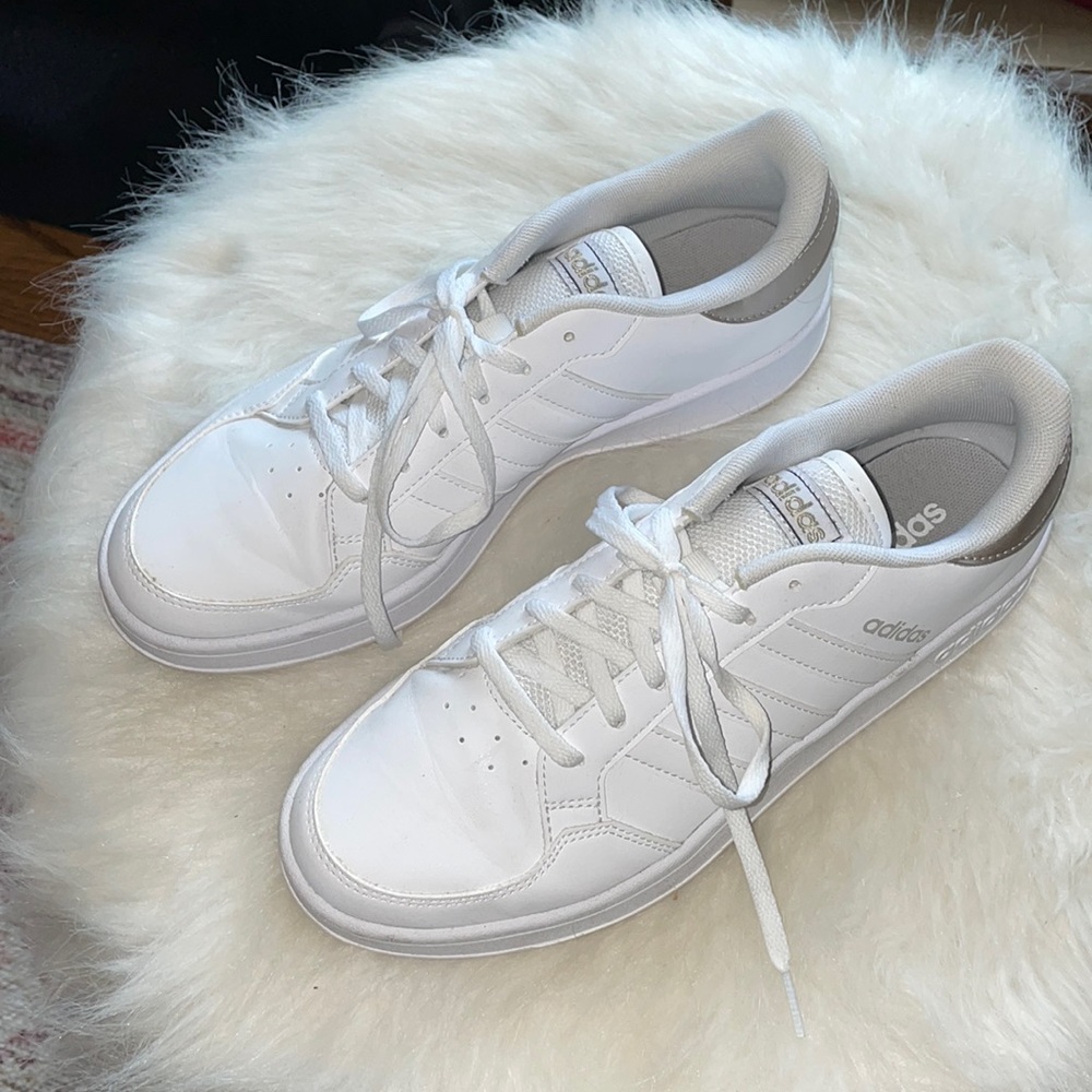 Adidas sneakers 9.5